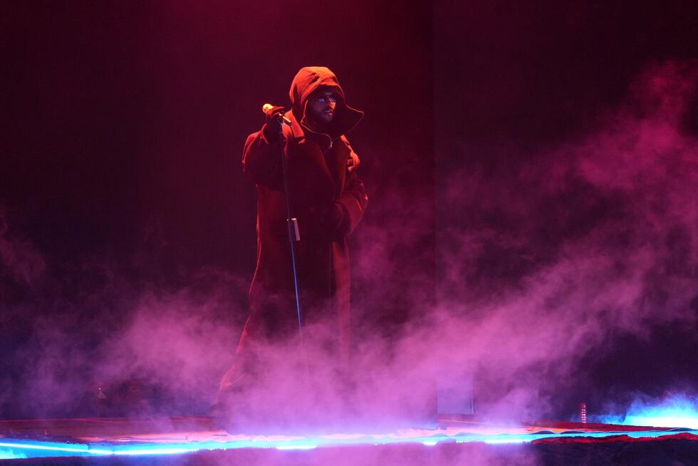 El cantante canadiense tomó el escenario para presentar "Hurry Up, Tomorrow", su más reciente álbum. (Foto: Agencias)