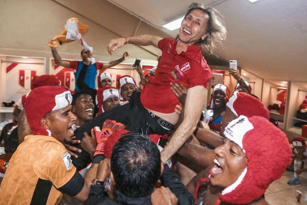 El exentrenador de la selección peruana destacó su rendimiento, pese a que se le brinda pocas herramientras desde la formación.