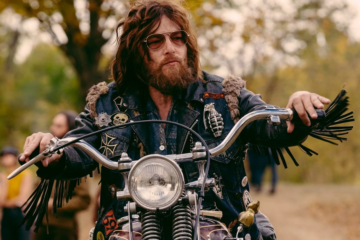 Norman Reedus como Funny Sonny, miembro de la banda de motociclistas, en la película dramática "The Bikeriders" (Foto: Universal Pictures)