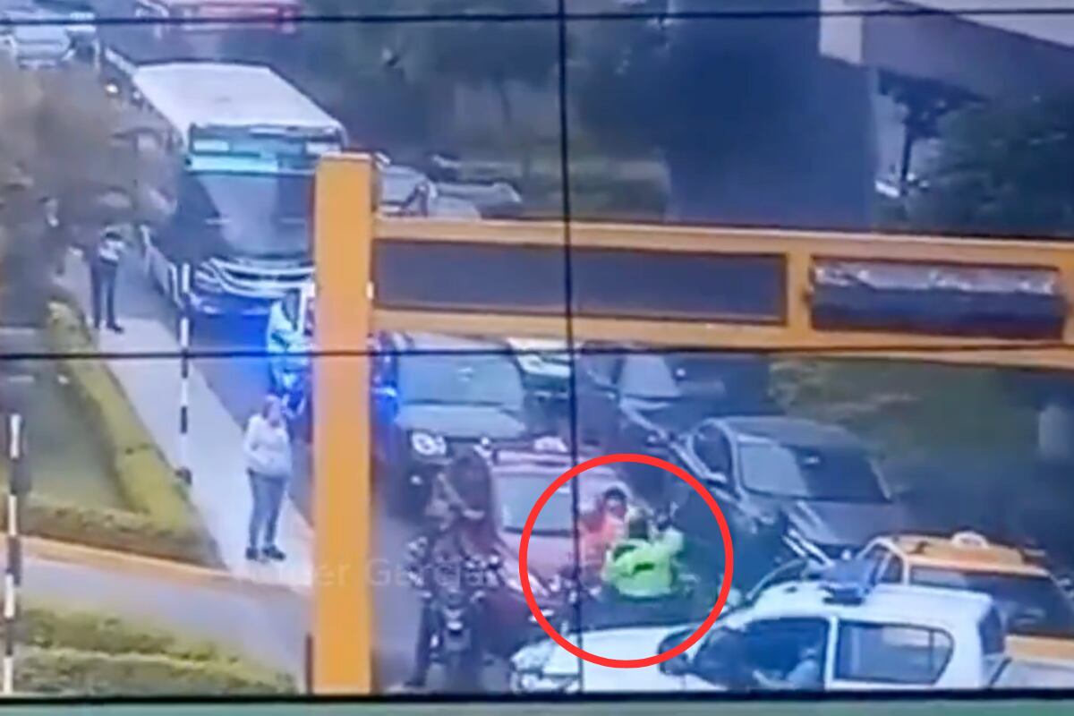 Las cámaras de seguridad del distrito captaron el preciso instante del disparo contra el uniformado. Foto: captura cámaras Municipalidad San Borja