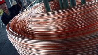 Precios del plomo suben por cese en fundición Nyrstar, cobre también avanza