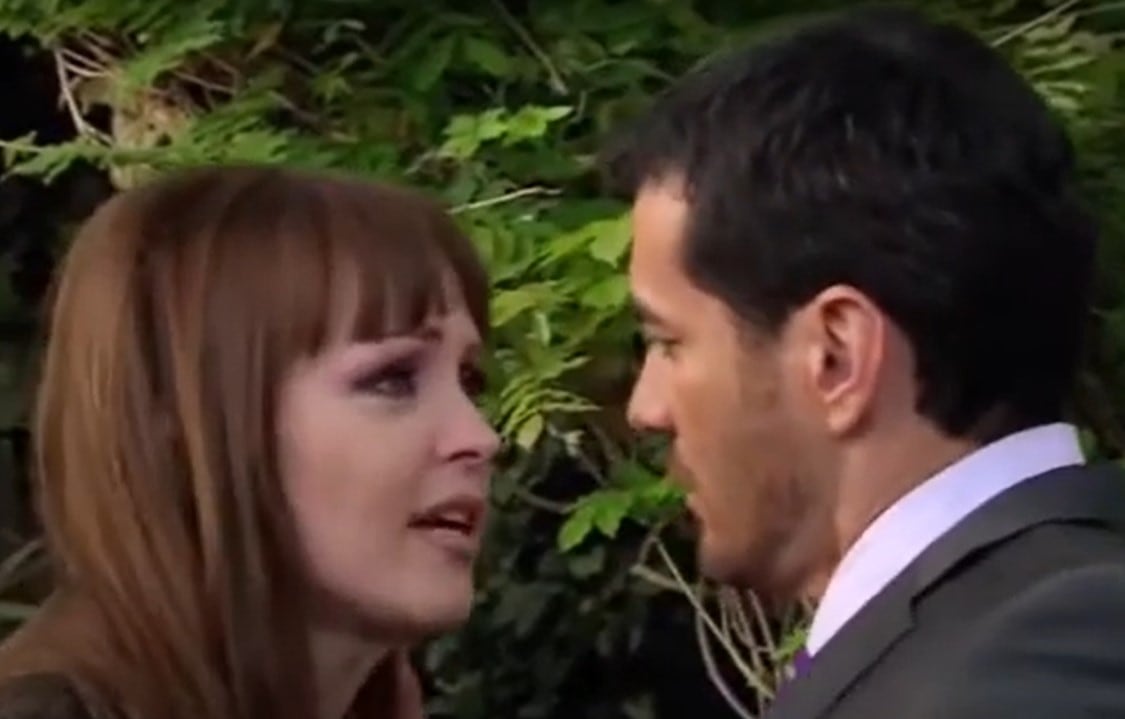 Gaby Spanic y David Zepeda en la telenovela "Soy tu dueña" (Foto: YouTube/Televisa)