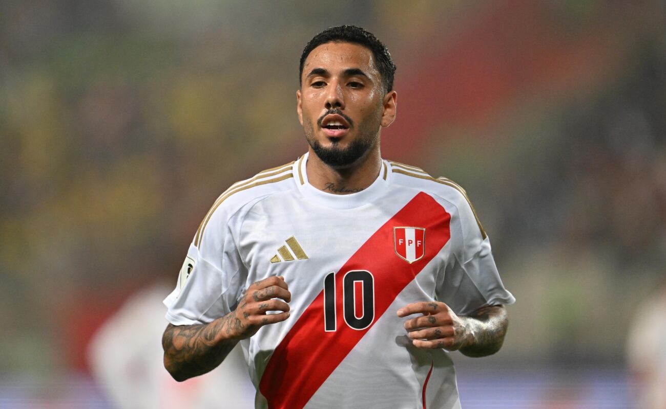 Sergio Peña fue uno de los mejores jugadores de Perú ante Colombia. (Foto: Agencias)