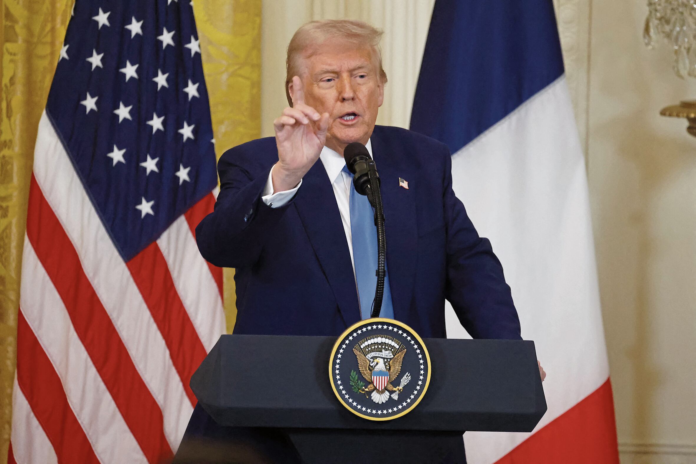 Donald Trump, presidente de Estados Unidos, firmó una orden ejecutiva que establece el inglés como el idioma oficial del gobierno federal (Foto: AFP)