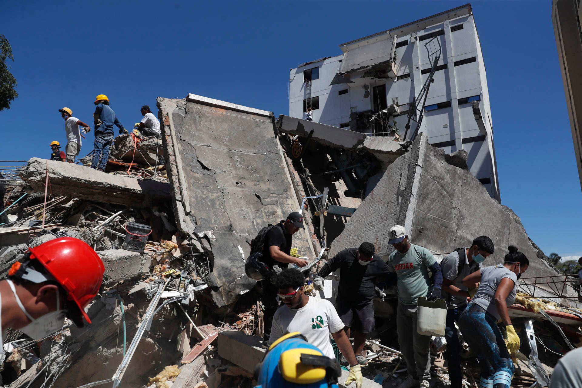 Cancillería se solidariza con Colombia tras terremoto y brinda números de emergencia para peruanos