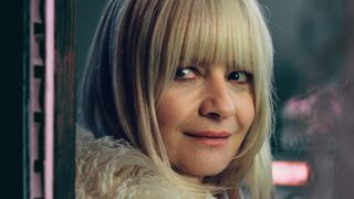 Una mujer de la alta sociedad lo pierde todo y ahora debe rehacer su vida: así es “Aniela”, la nueva serie de Netflix