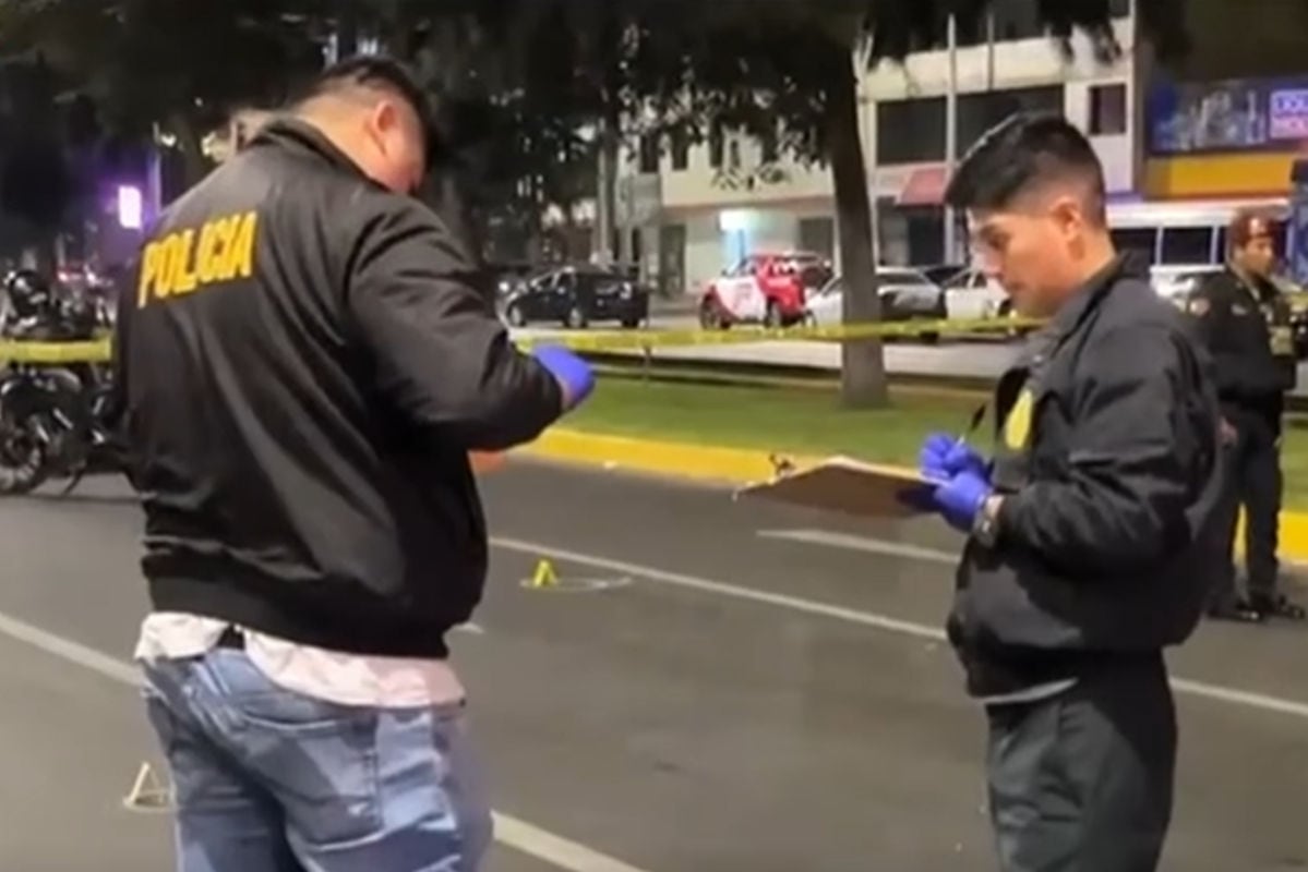 Peritos de criminalística de la Policía Nacional y personal de serenazgo acordonaron la zona. Foto: Captura de video/Exitosa