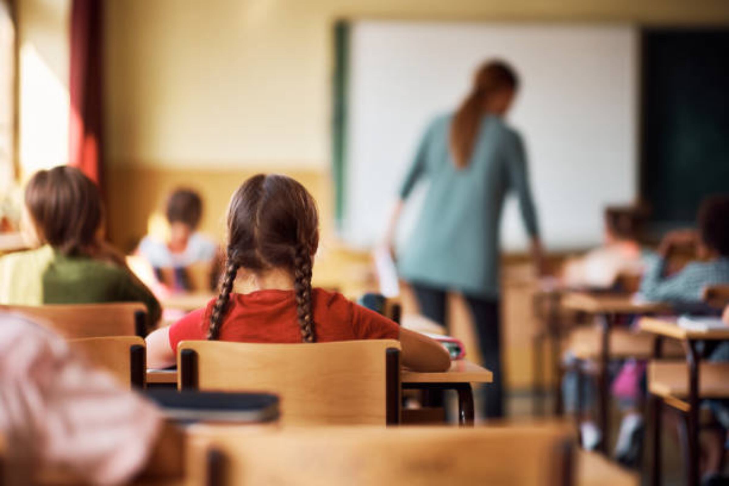 Estudiantes de escuelas públicas en Nueva York regresarán a clases el 4 de septiembre de 2025, según el calendario oficial del Departamento de Educación. (Foto: iStock)