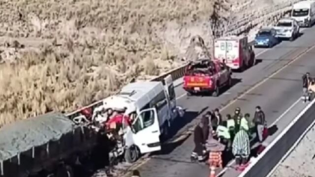 Tragedia en Cusco: reportan la muerte de 13 personas tras choque de una miniván con un tráiler
