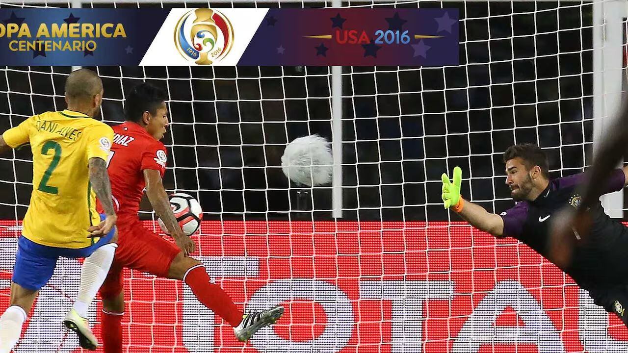Perú venció 1-0 a la pentacampeona del mundo con anotación de ‘La Pulga’ sobre el final del partido, generando la polémica, pues aún no se utilizaba el VAR.