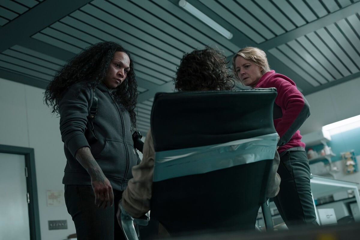 Evangeline Navarro y Liz Danvers sometieron a Raymond Clark a un intenso interrogatorio en el final de "True Detective: Night Country" (Foto: HBO)