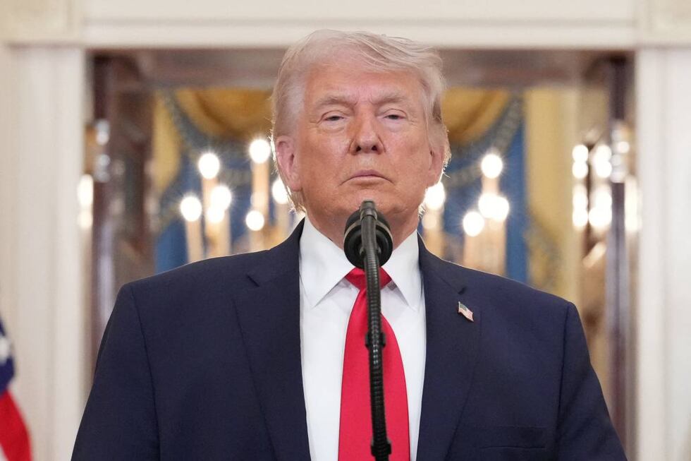 El presidente de EE. UU., Donald Trump, hace una pausa al terminar de hablar durante un discurso televisado sobre el conflicto en Oriente Medio desde el Cross Hall de la Casa Blanca, en Washington D. C., el 1 de abril de 2026. Foto: Alex Brandon / POOL / AFP