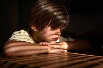 14 señales de alerta sobre el suicidio en niños y adolescentes que todo padre debe conocer