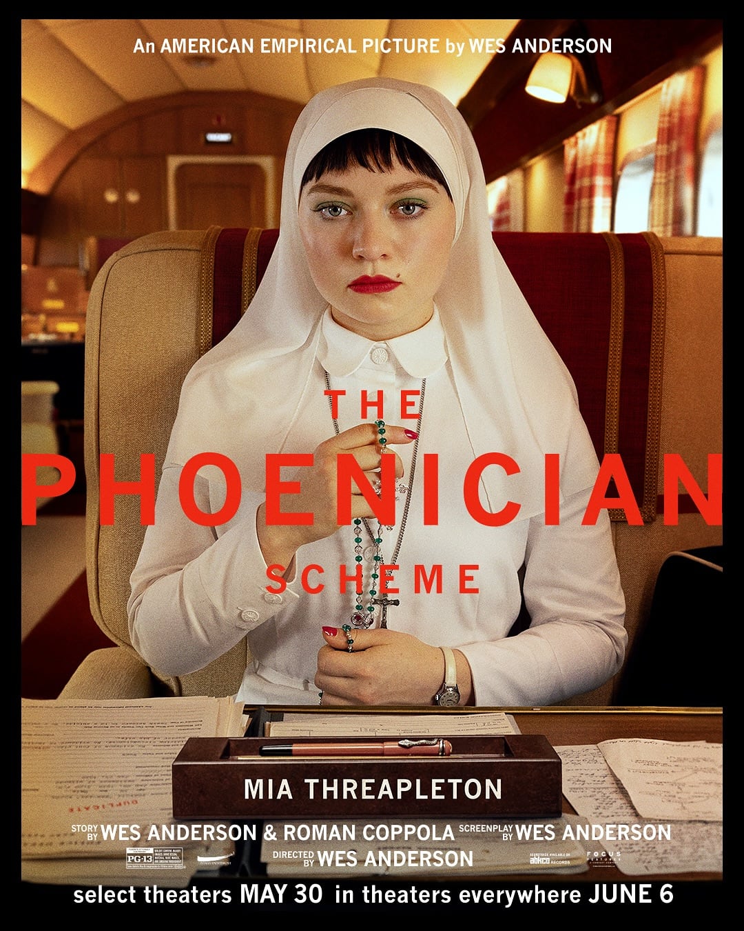 Mia Threapleton como la Hermana Liesl en la película "The Phoenician Scheme" (Foto: Universal Pictures)