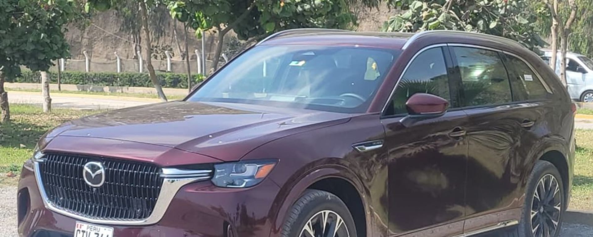 Es un SUV para llevar a los hijos, a los abuelos y hasta a los suegros: manejamos el Mazda CX-90, que se ‘jacta’ de sus 8 asientos y 340 hp