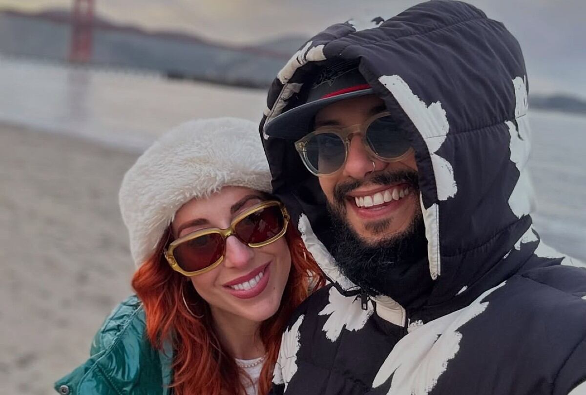 Su esposa, embarazada, denuncia que fue arrestado sin orden judicial y tratado con violencia por agentes enmascarados. | Crédito: Instagram rachelleidig