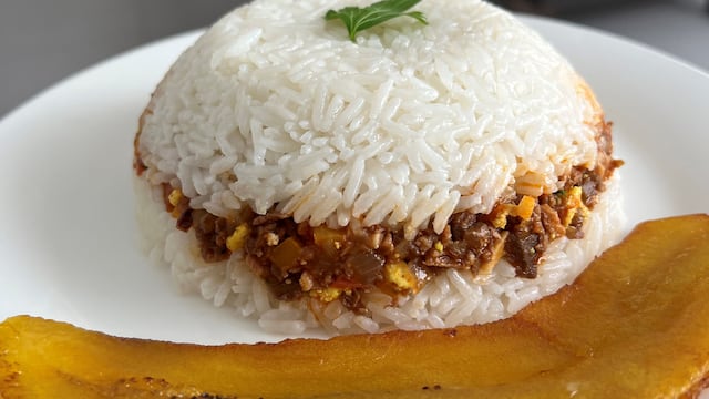 Arroz tapado vegano: la receta perfecta para preparar este platillo