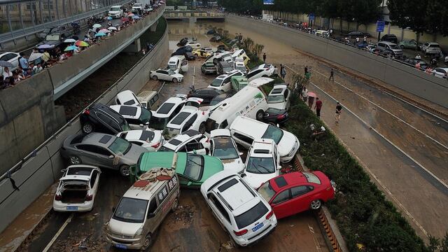 Las más impactantes fotos de las históricas inundaciones en China que dejan escenas de terror