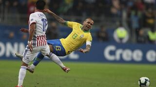 Brasil vs. Paraguay: Dani Alves recibió brutal falta, la cual le costó la amonestación al guaraní | VIDEO