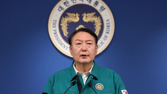 Presidente de Corea del Sur declara luto nacional e investiga avalancha humana que dejó 154 muertos en Halloween