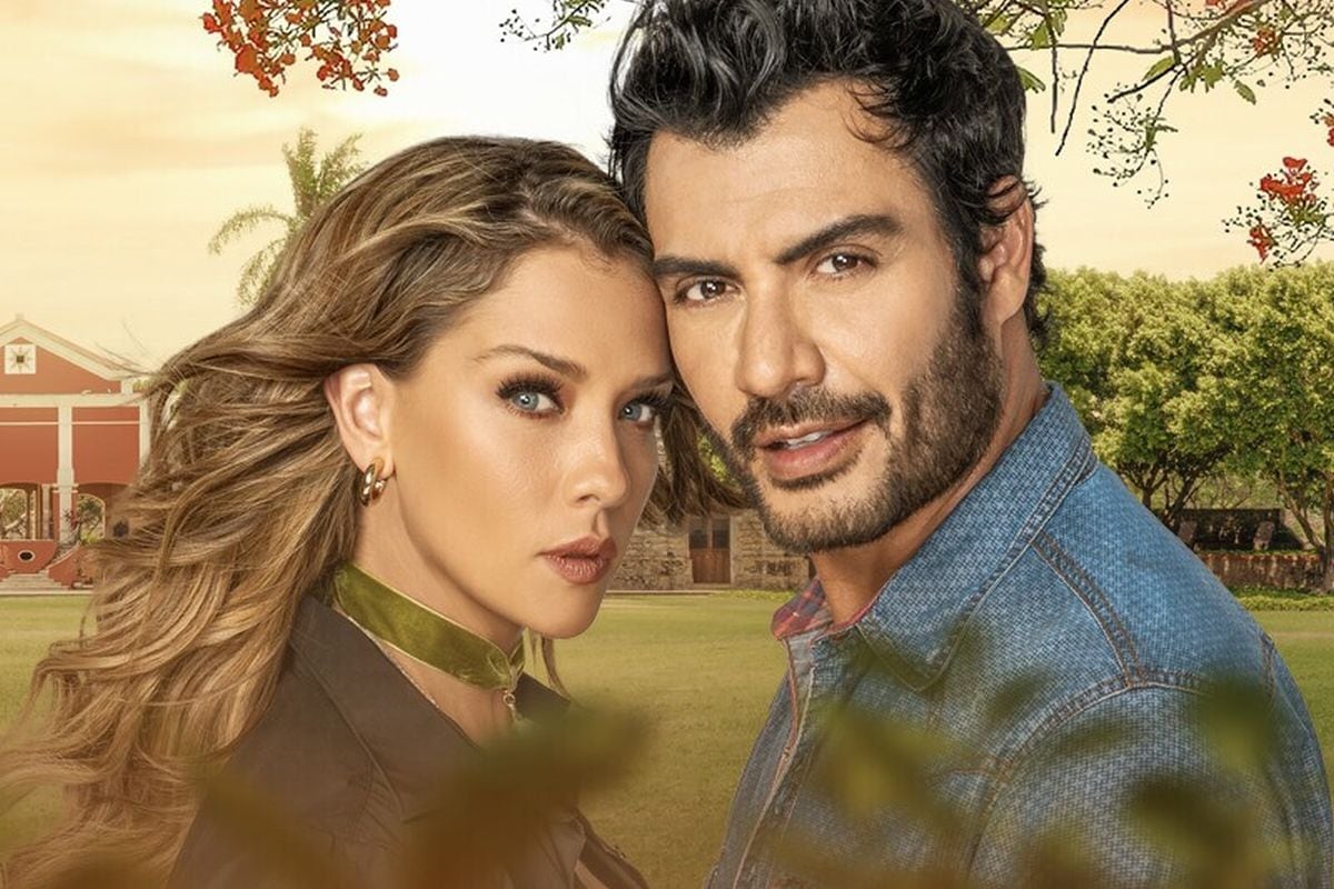 Carolina Miranda y Andrés Palacios interpretan a María Teresa y Santos, los personajes principales de "Tierra de esperanza" (Foto: TelevisaUnivision)