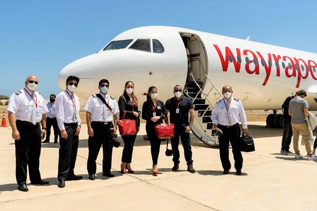 La aerolínea Wayra Perú también organiza vuelos con reservación hacia el aeródromo de Máncora.