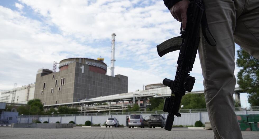 Una vista general de la planta de energía nuclear de Zaporizhzhia en Enerhodar (Energodar), Óblast de Zaporizhzhia, en medio de la acción militar rusa en curso en Ucrania. (Foto de STRINGER / AFP)