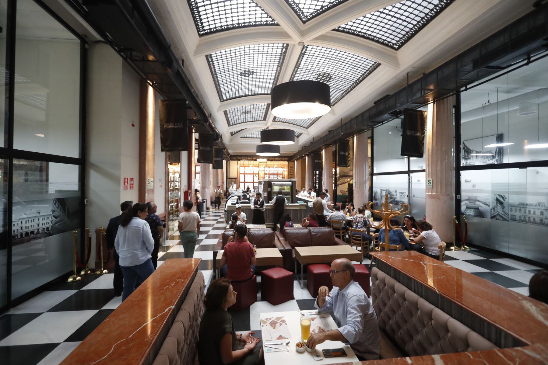 INEI reportó que el grupo de restaurantes aumentó 4,96% en junio. FOTO: GEC.