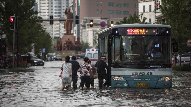 [FOTOS] Mortales inundaciones desplazan a más de medio millón de chinos