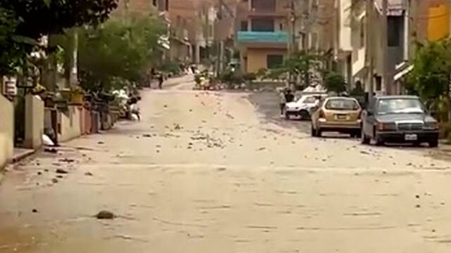 Chaclacayo: lluvias activaron quebrada Huascarán y causaron deslizamiento de agua