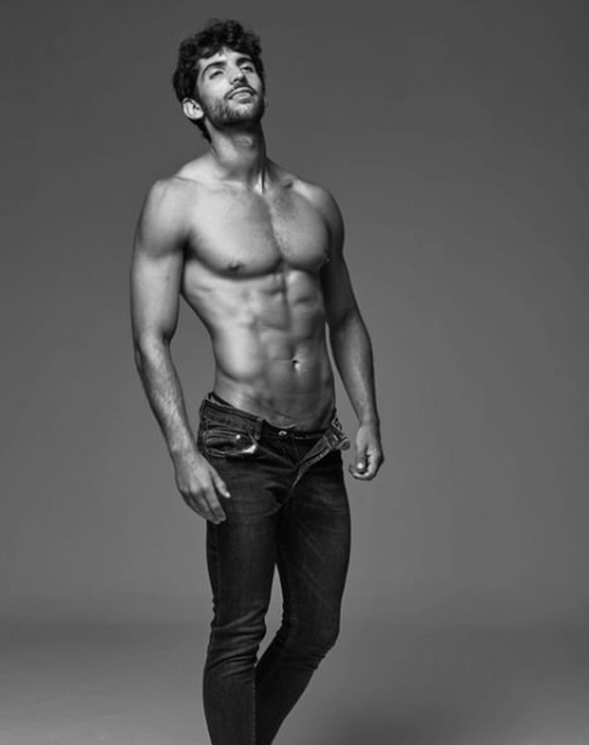 Sin duda, ,el actor cuida bastante su figura en base a ejercicios (Foto: @dani_piedrabuena / Instagram)