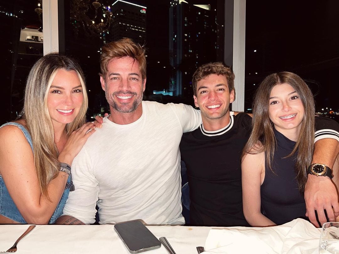 William Levy y Elizabeth Gutiérrez celebrando el 17º cumpleaños de su hijo Christopher el pasado 12 de marzo (Foto: Elizabeth Gutiérrez/ Instagram)