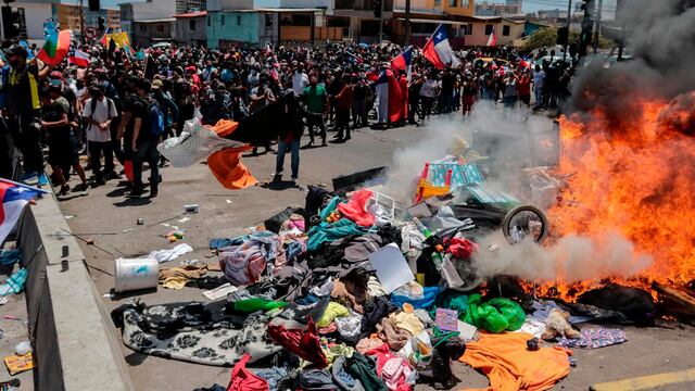 Policía de Chile inicia investigación por quema de pertenencias de migrantes venezolanos en Iquique