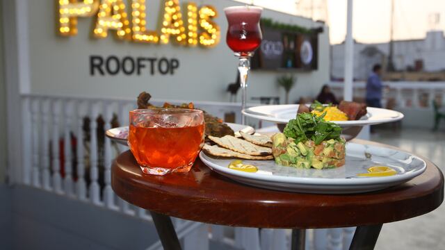 Palais Rooftop: ¿cómo es y qué sirven en el bar frente a la Casa Matusita?