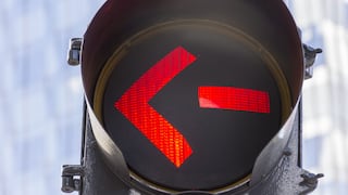 No te pases la luz roja: estas son las multas que se aplican en California por pasarte el semáforo en 2025