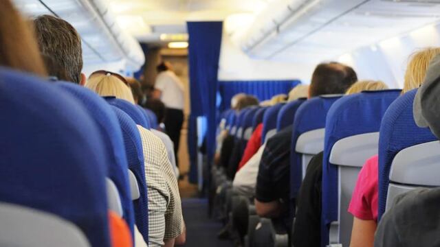 Gremios aéreos rechazan proyecto de ley que busca eliminar cobros extras por asientos y equipajes