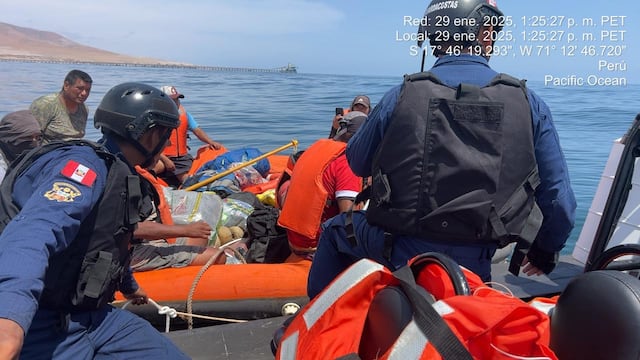 Ilo: Rescatan con vida a los nueve tripulantes de una embarcación pesquera hundida en Moquegua
