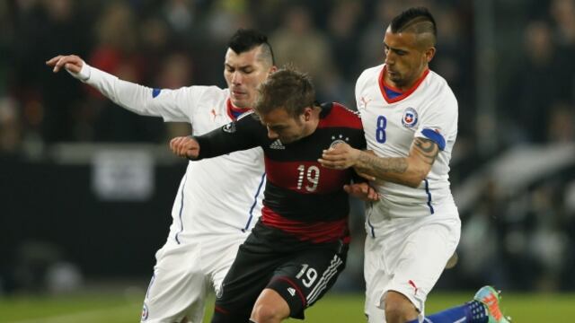 Löw sigue impactado por superioridad de Chile ante Alemania