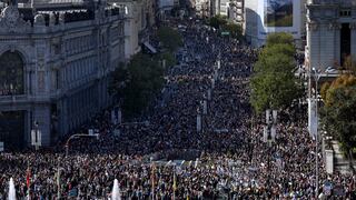 España: 200.000 manifestantes marchan en Madrid en defensa del sistema de salud público