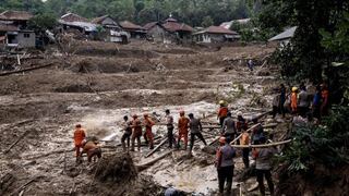 Inundaciones en Indonesia dejan 60 muertos y decenas de miles de personas sin hogar | FOTOS