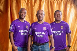 Alianza Lima: Waldir Sáenz, ‘Pitín’ Zegarra y Juan Jayo lucen la nueva camiseta morada
