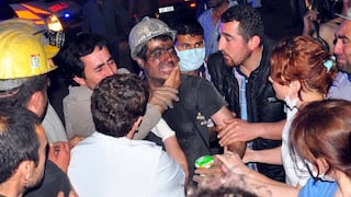 Turquía: Mueren más de 100 tras explosión en mina de carbón