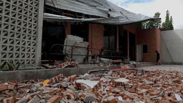 Ocho heridos tras terremoto de magnitud 6,7 en el norte de la isla indonesia de Célebes