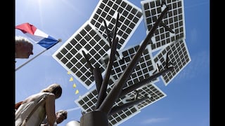 Panel solar israelí 'eTree' es colocado en el centro de Francia