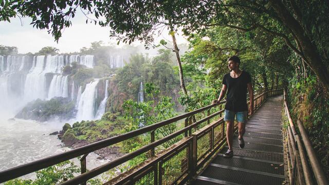 Cataratas del Iguazú: cómo llegar, dónde hospedarse y cuánto cuesta recorrer el lado argentino