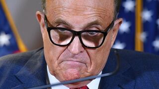 Demandan a Rudy Giuliani, exabogado de Trump, por acoso y agresión sexual