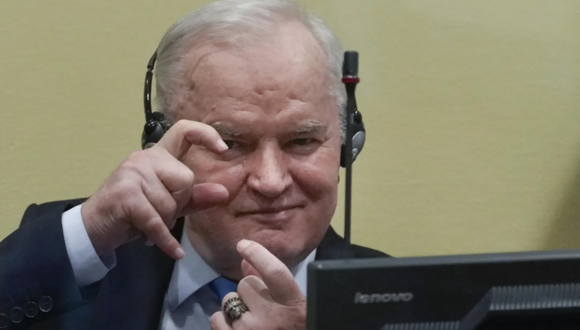 El exjefe militar serbobosnio Ratko Mladic. (Foto AP/Peter Dejong)