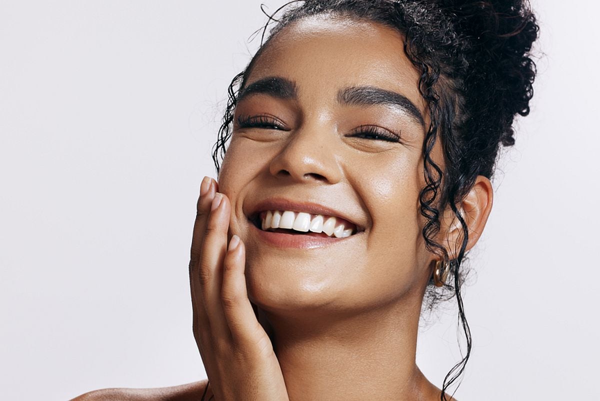 Si quieres notar cambios en tu piel y darle una oportunidad a la alimentación saludable, no dudes en incluir verduras que sean ricas en vitaminas y antioxidantes. (Foto: Jacob Wackerhausen / iStock)