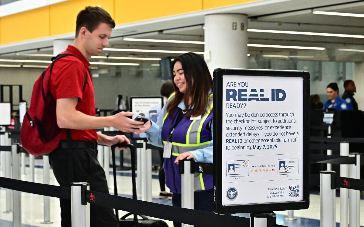 Tras la experiencia, aconsejó a otras personas llevar también su permiso de trabajo para evitar inconvenientes. (Foto: AFP)