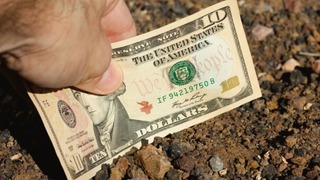 Qué billete de dólar dura más años 
